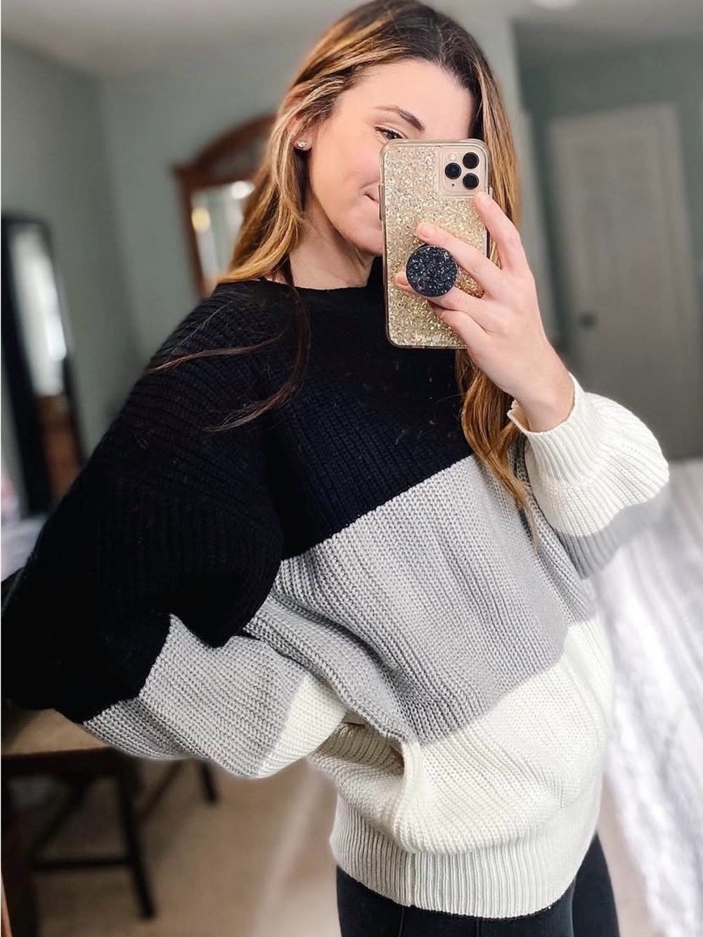Vine & Love Black Gray White Colorblock Crewneck Sweater